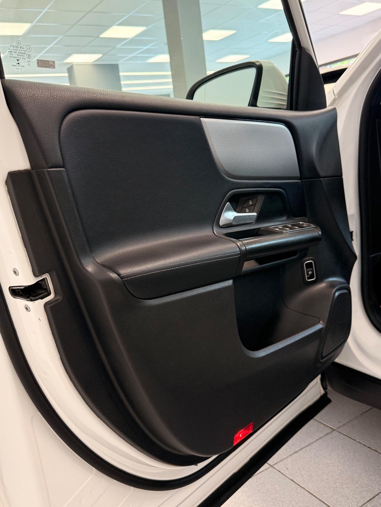 Mercedes GLB 200 150CV TETTO GARANZIA