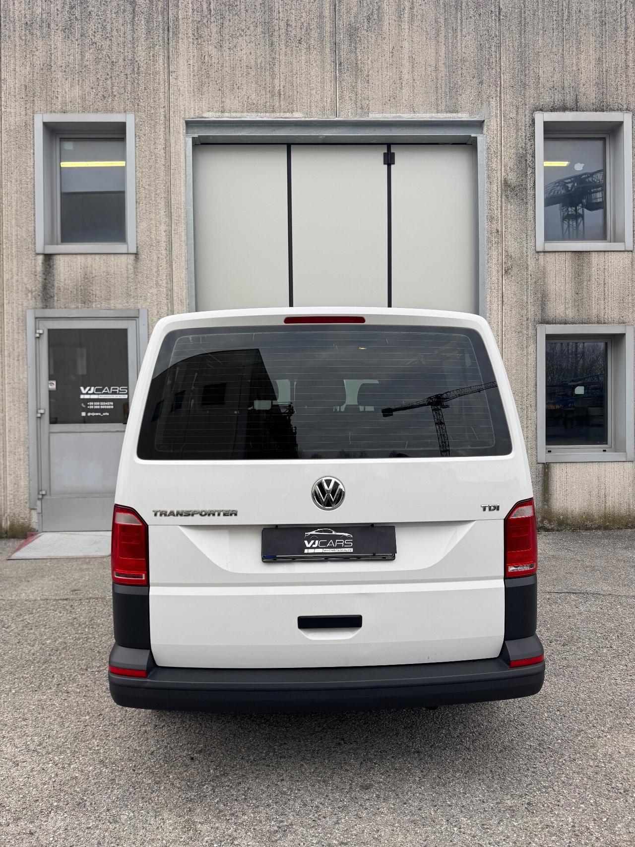 Volkswagen Transporter 2.0 TDI 9 posti