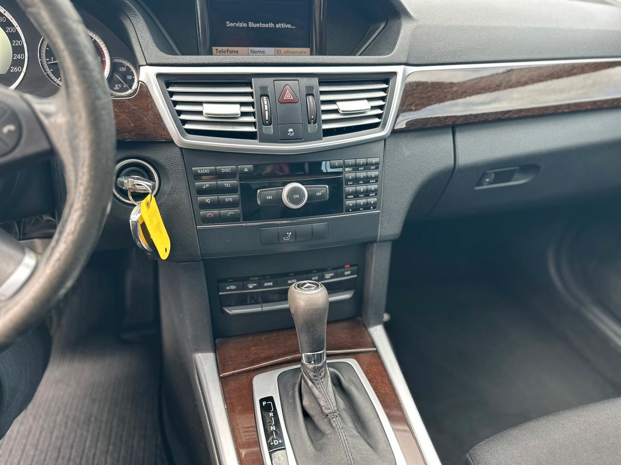 Mercedes-benz E 220 CDI BlueEFFICIENCY Avantgarde