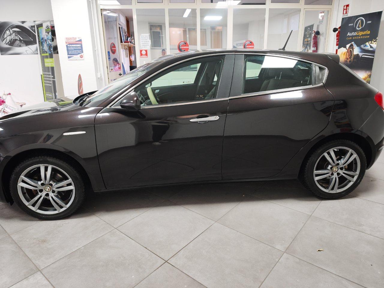 Alfa Romeo Giulietta 1.6 jtdm Distinctive 120cv LEGGI