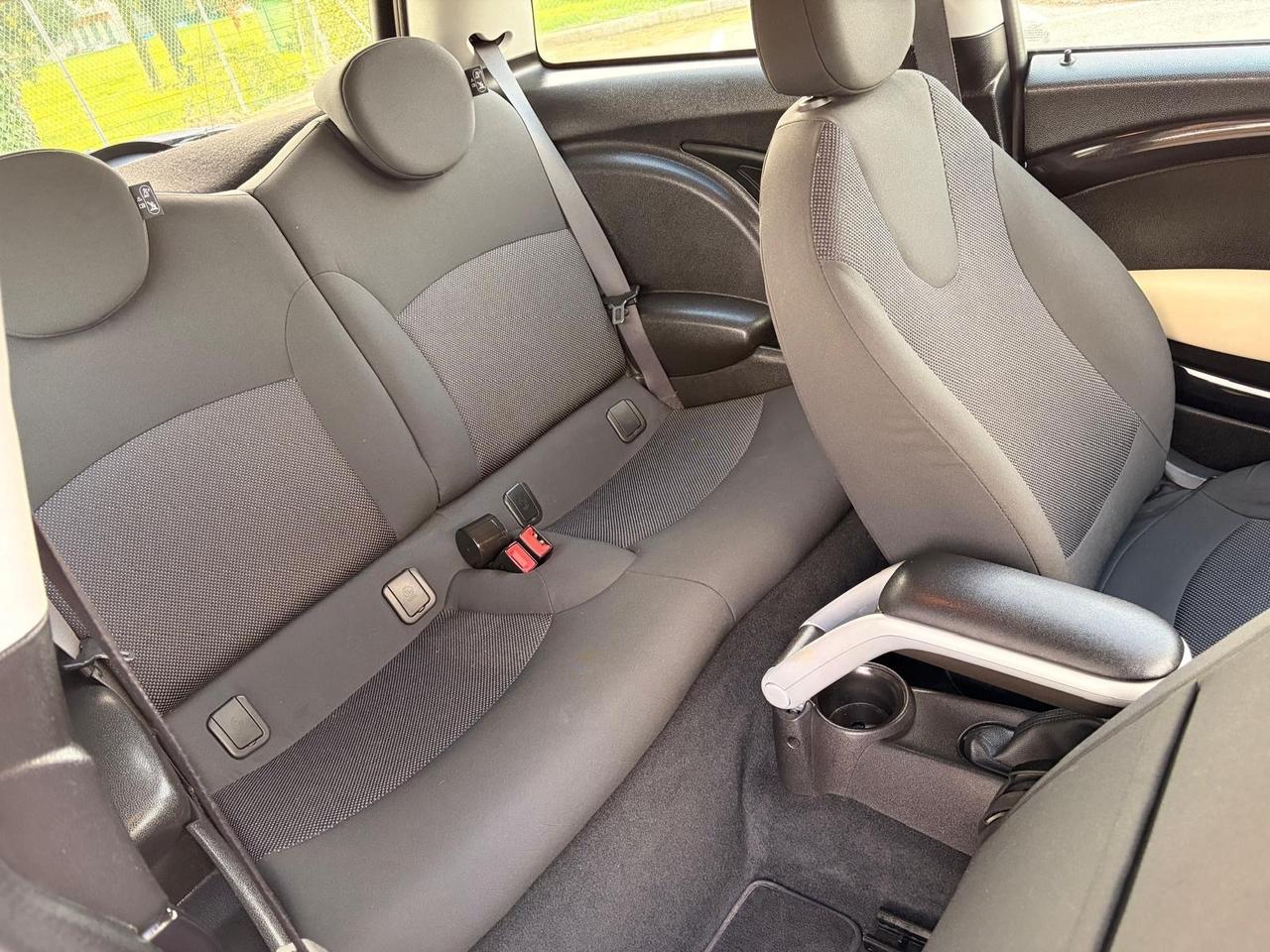 Mini 1.6 16V Cooper D 2009