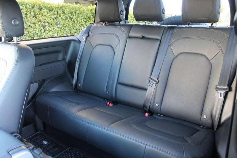 Land Rover Defender 3.0 D6 200 90 SE AWD auto.