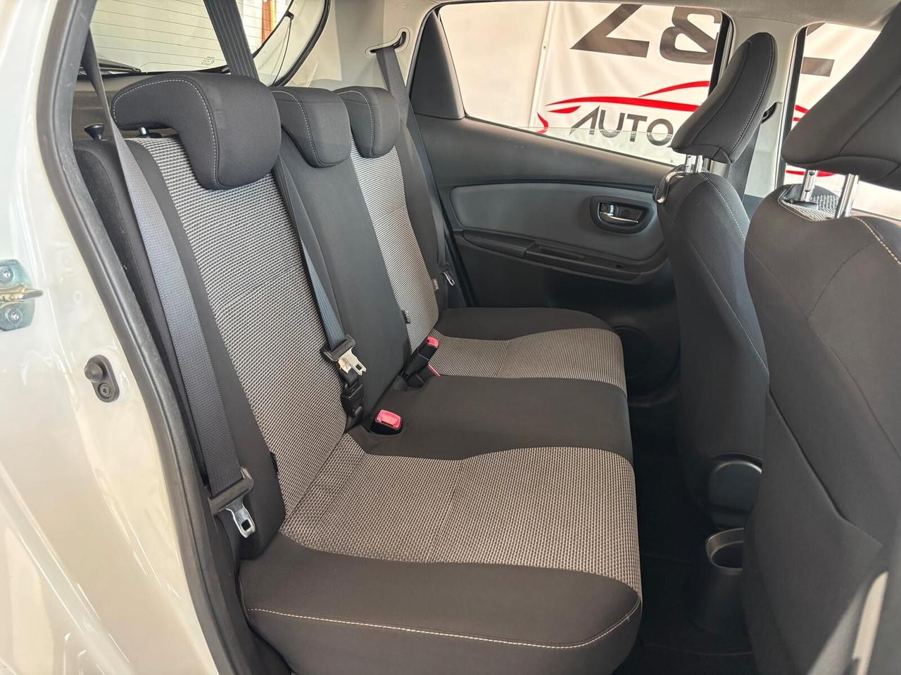 Toyota Yaris 1.5 ANNO 2016 73 CV CAMBIO AUTOMATICO OK NEOPATENTATI
