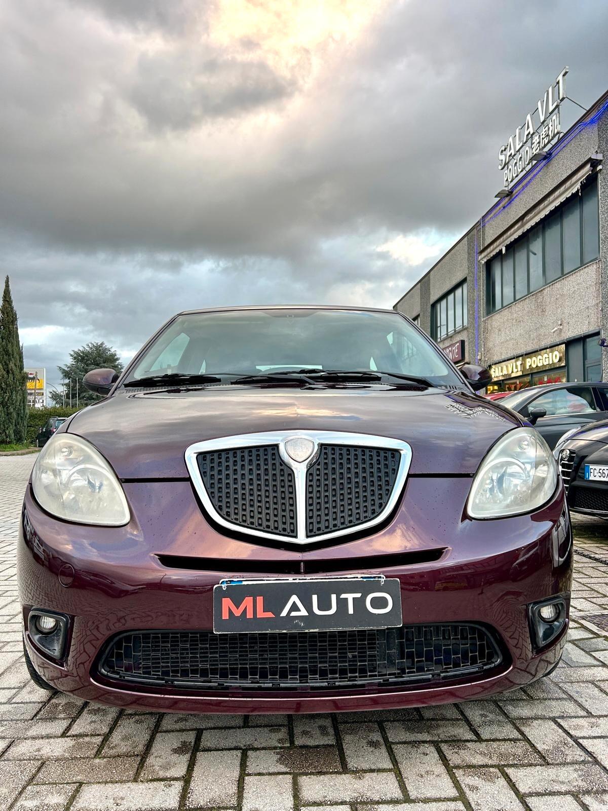 Lancia Ypsilon 1.3 MJT 75 CV Platino