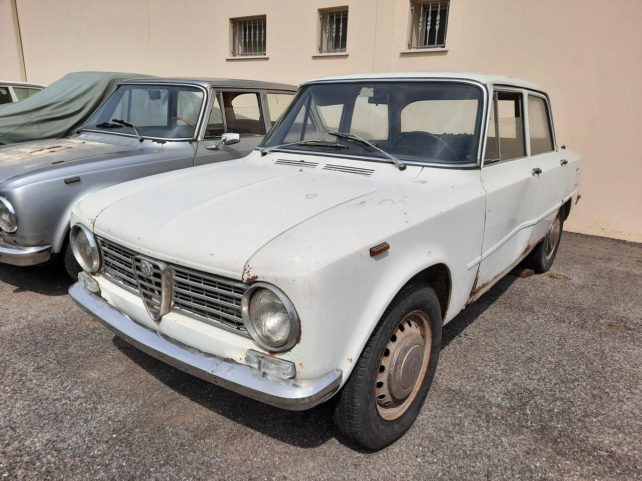 Alfa Romeo Giulia 1300 Berlina del 1966