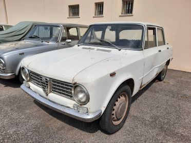 Alfa Romeo Giulia 1300 Berlina del 1966