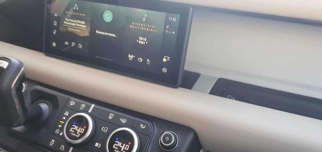 Land Rover Defender 110 3.0D I6 200 CV AWD Auto X-Dynamic SE