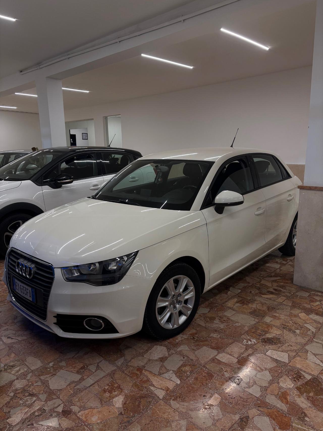Audi A1 1.6 TDI S line edition plus