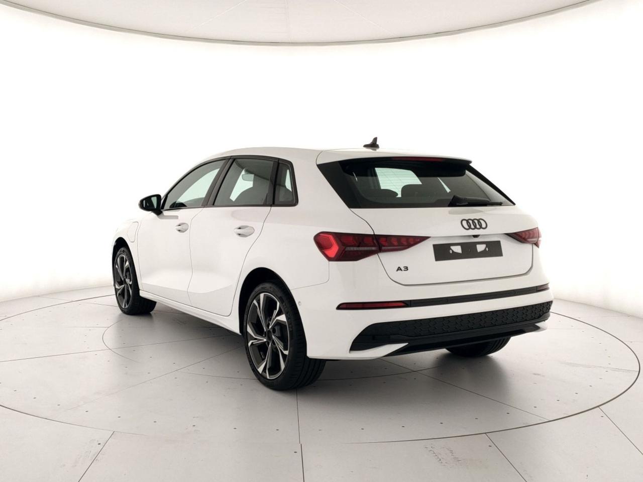 Audi A3 sportback 1.5 tfsi e business advanced 204cv s-tronic