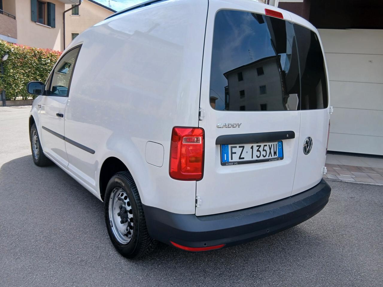 Volkswagen Caddy 2.0 tdi cambio DSG