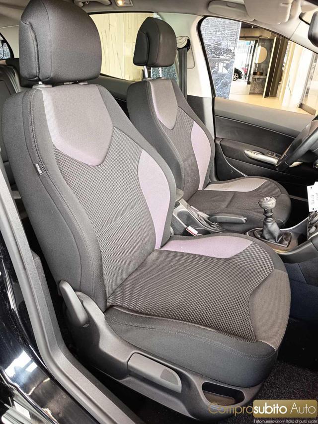 PEUGEOT 308 1.6 HDi 110CV 5p. Féline (6 Marce)