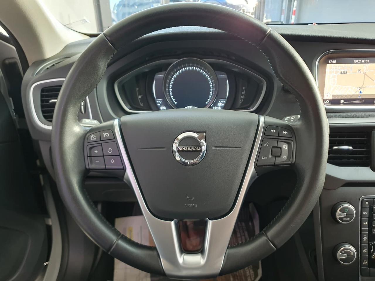 Volvo V40 D2 2.0 Geartronic 120cv R-design 2019