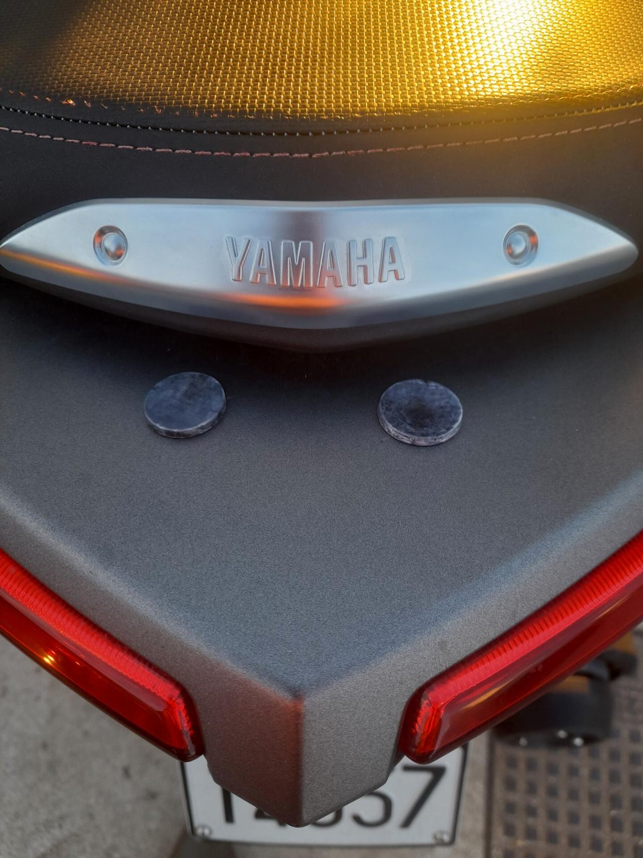 Yamaha X-Max 250