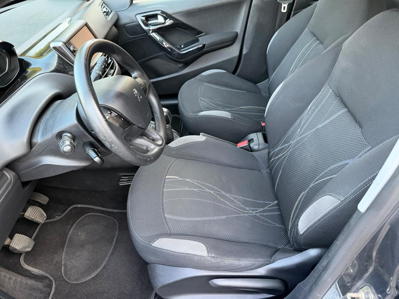 Peugeot 208 PureTech 82 5 porte Allure