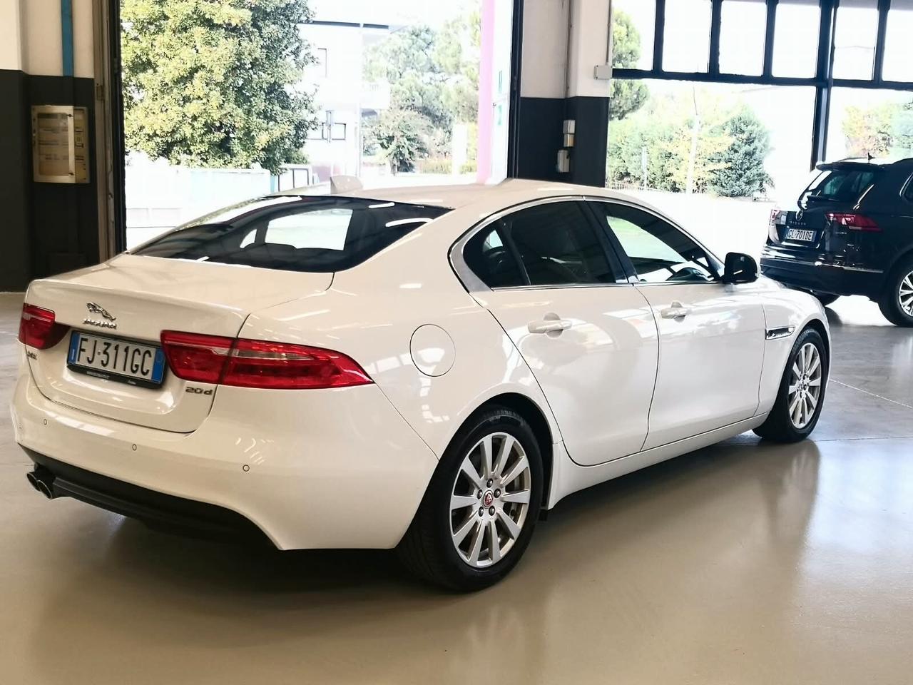 Jaguar XE 2.0 D 180 CV aut. ***PELLE***NAVI***