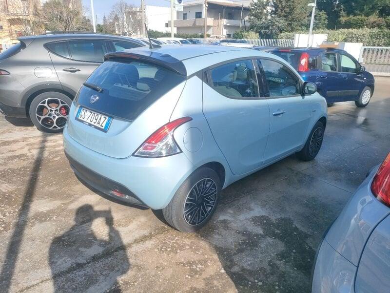 Lancia Ypsilon 3ª serie 1.0 FireFly 5 porte S&S Hybrid Oro