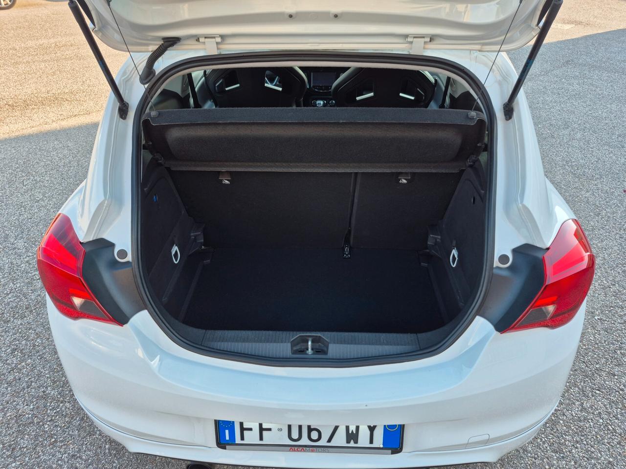 Opel Corsa 1.6 Turbo Coupé OPC