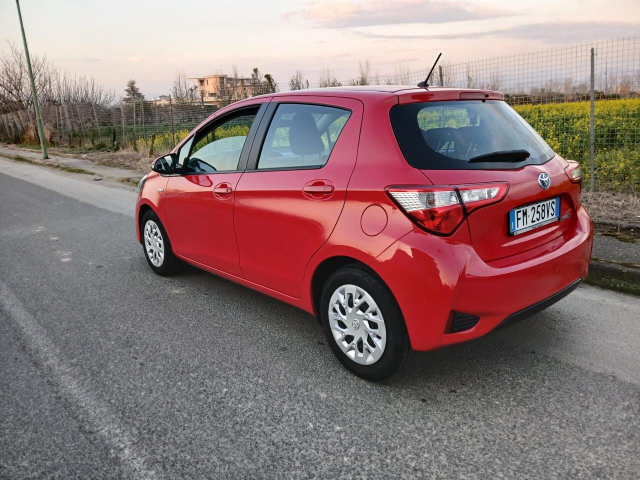Toyota Yaris 1.5Hybrid 5 porte 1proprietario NuovA