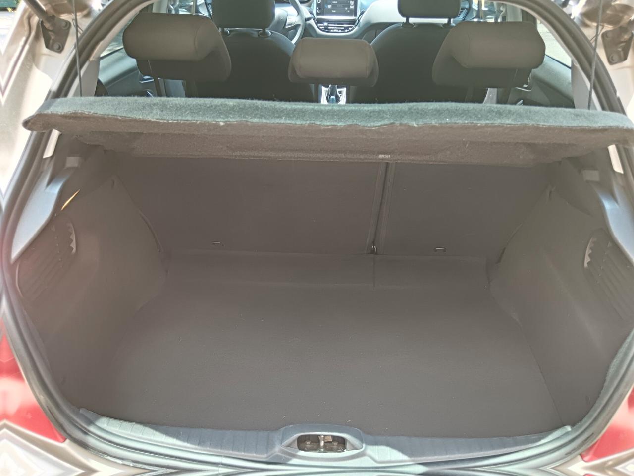 Peugeot 208 1.4 HDi 68CV 5P NEOPATENTATI