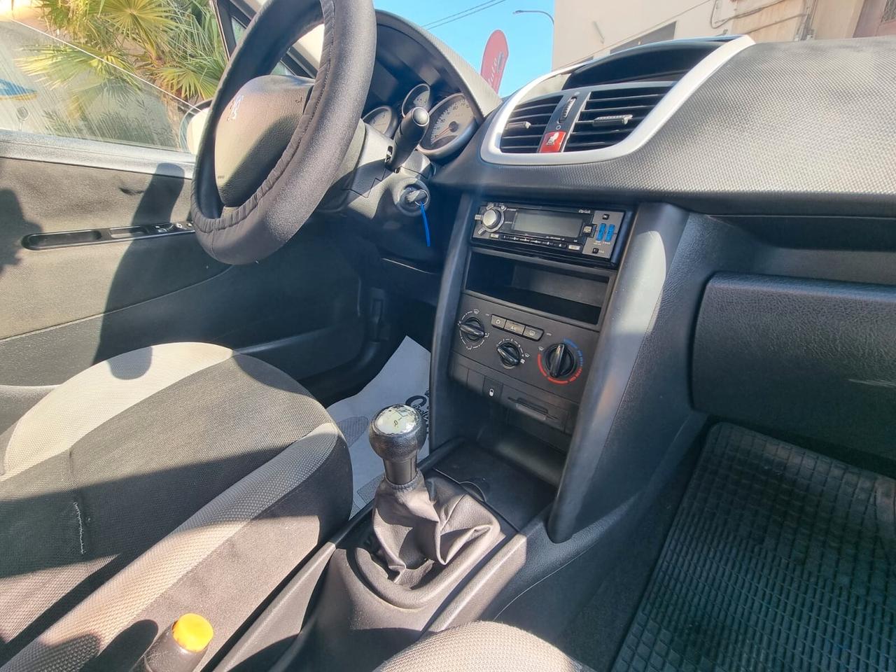 Peugeot 207 1.4 HDi 70CV 5p. XT