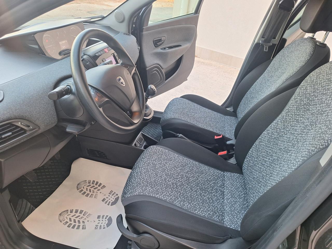 Lancia Ypsilon 1.0 Hybrid GOLD 2022