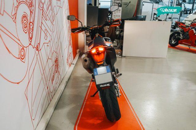 KTM 690 SMC KTM 690 SMC R