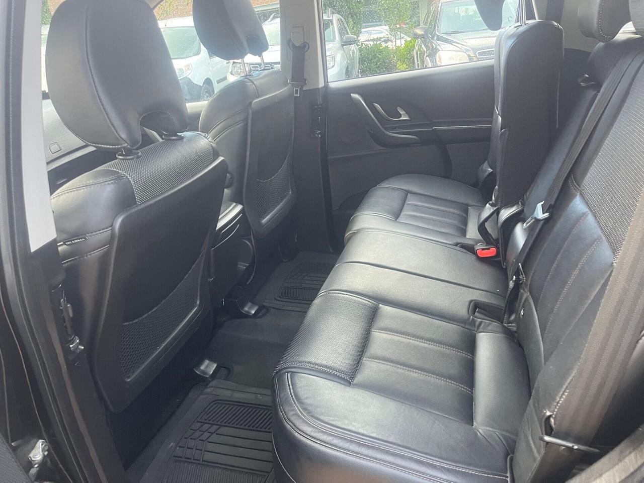 XUV500 2.2 16V FWD W8 (7 POSTI)