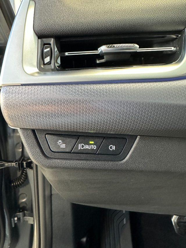 BMW 220 i 48V Active Tourer Msport Tetto-18"-Camera-IVA