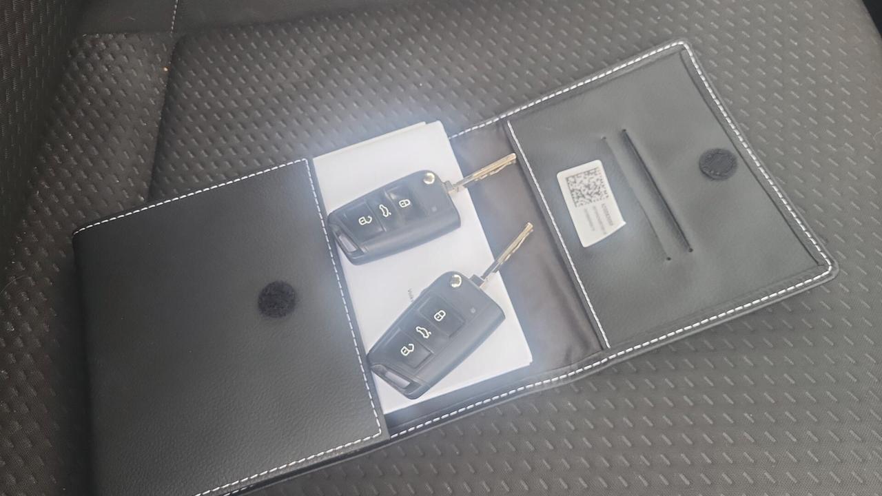VOLKSWAGEN POLO TGI 1,0-PIENO DI 20 EURO KM 370!! 3 REVISIONI