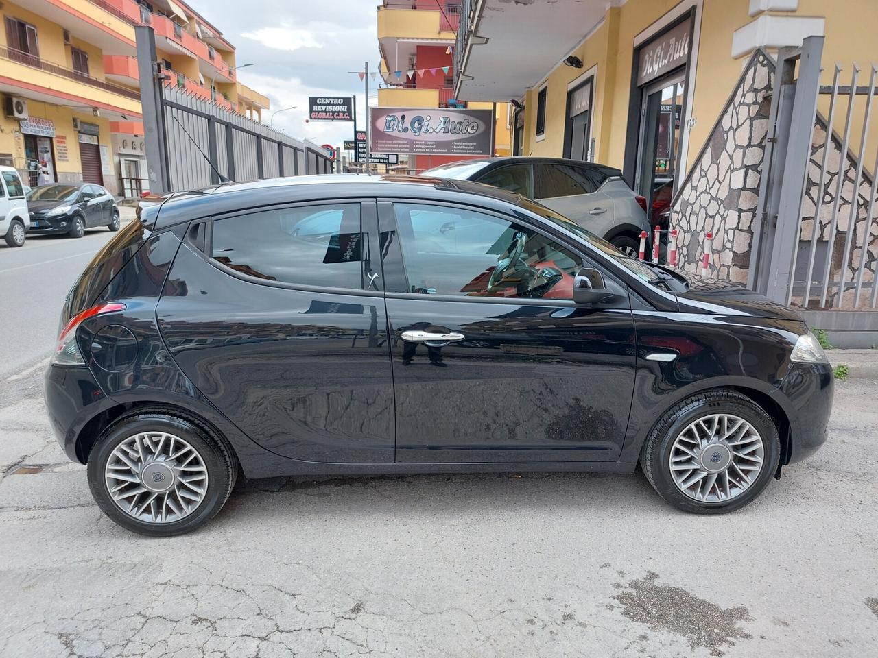 Lancia Ypsilon 1.2 69 CV 5 porte GPL Gold