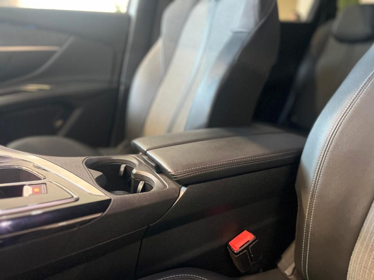 PEUGEOT 5008 HDi 130 CV EAT8 ALLURE PACK *2023*7POSTI*76MILAKM*