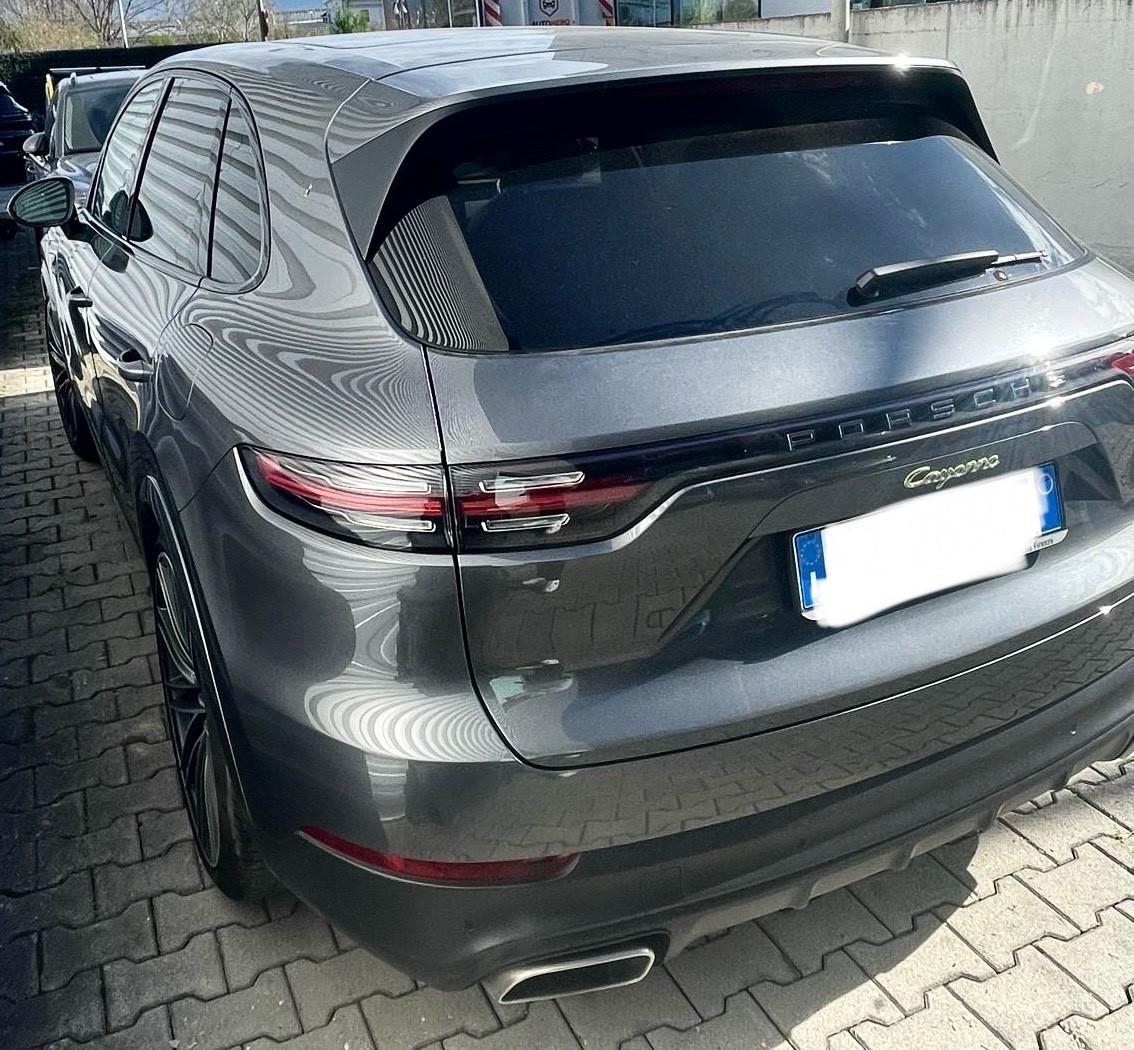 Porsche Cayenne 3.0 V6 E-Hybrid PROBLEMI ALLE BATTERIE