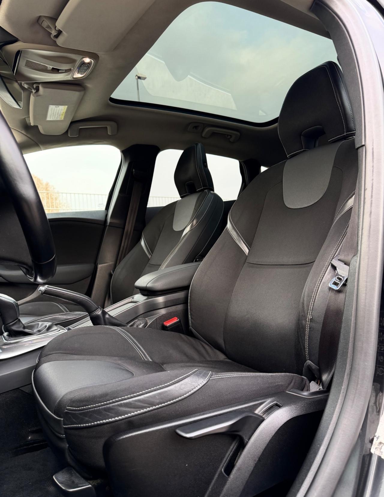 Volvo V40 D3 Geartronic Summum