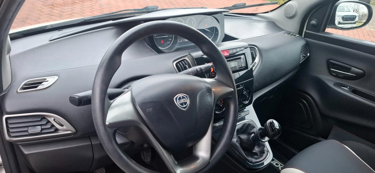 Lancia Ypsilon 1.2 69 CV 5 porte GPL Ecochic Silver