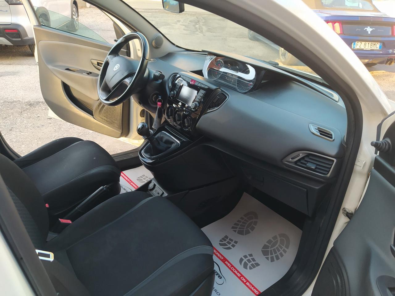 Lancia Ypsilon 1.2 69 CV 5 porte GPL Ecochic Gold Neopatentati