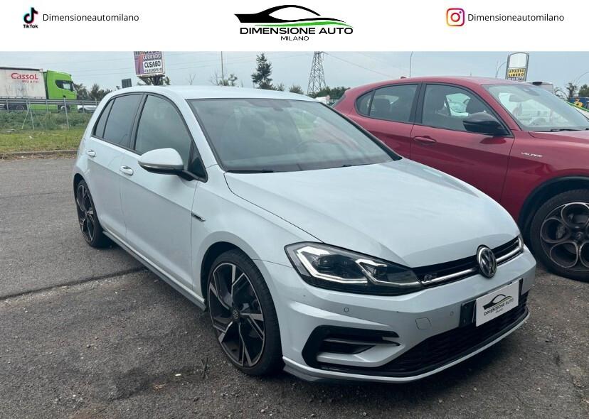 Volkswagen Golf 1.5 TSI 5p. R-line