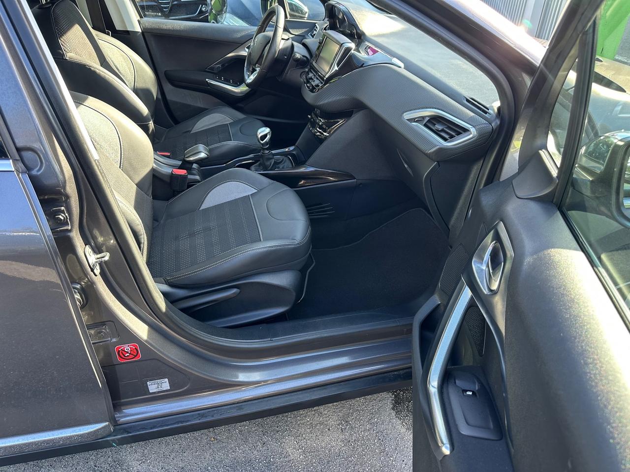 Peugeot 2008 HDi 120 Black Matt 100.000 Km