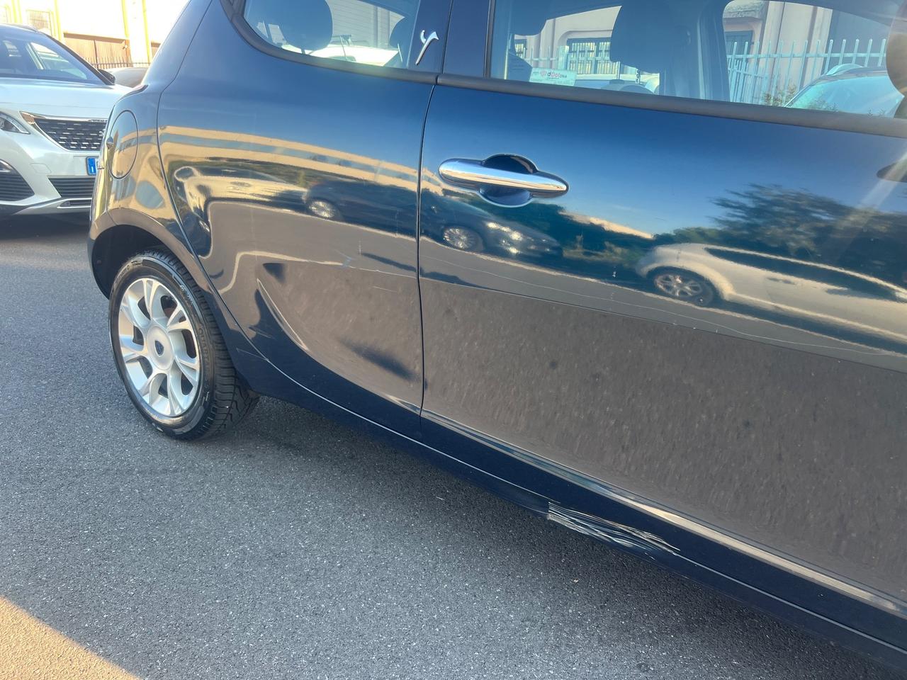 Lancia Ypsilon 0.9 TwinAir 85 CV 5 porte S&S DFN Platinum