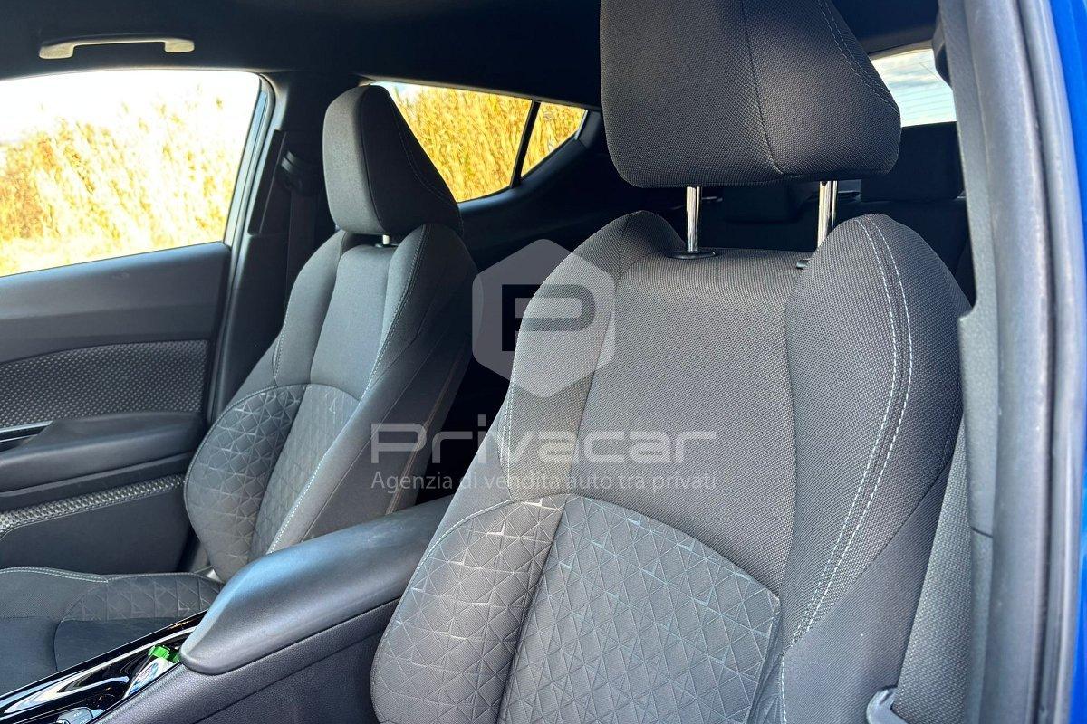 TOYOTA C-HR 2.0 Hybrid E-CVT Trend