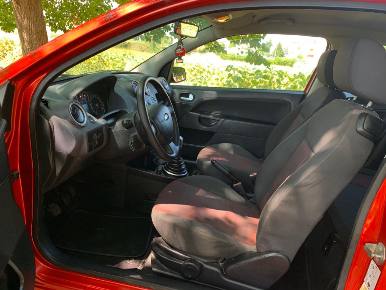 Ford Fiesta 1.2 titanium accessoriata