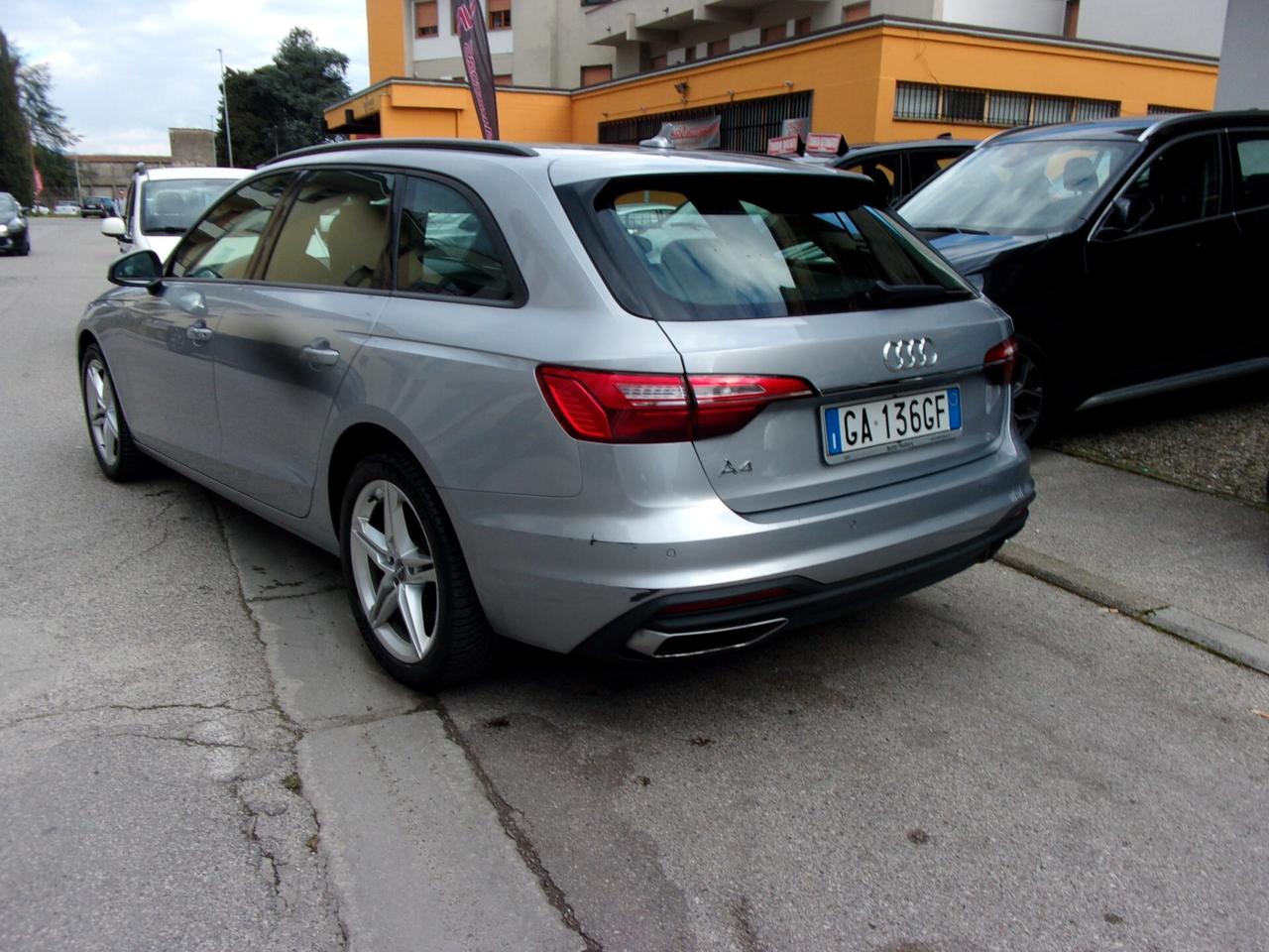 Audi A4 Avant 30 TDI/136 CV S tronic Business Advanced