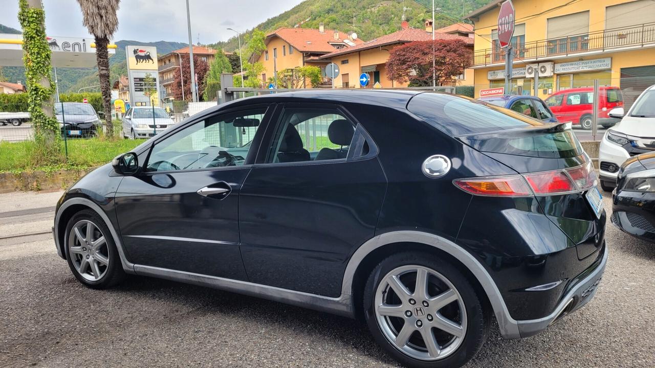 Honda Civic 2.2 i-CTDi 5p. Executive