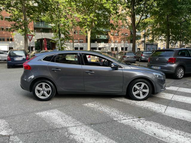 VOLVO V40 D2 1.6 Momentum