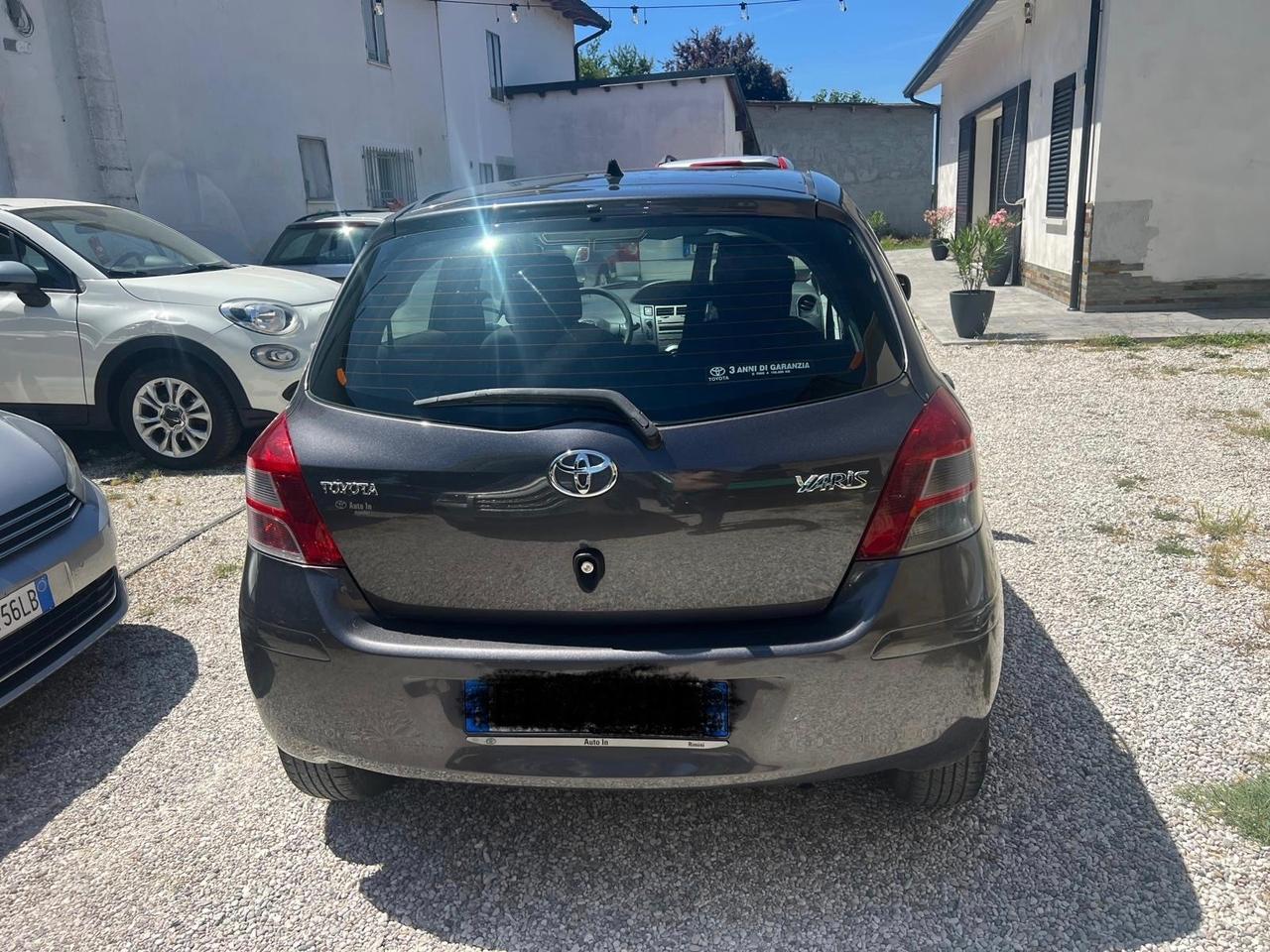 Toyota Yaris 1.0 5 porte