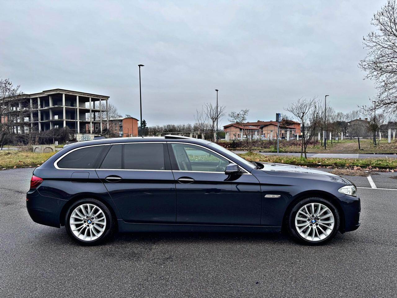 Bmw 530 530d xDrive 258CV Touring Luxury euro 6