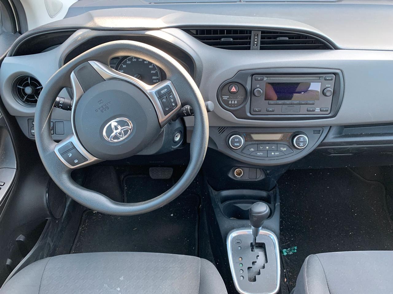Toyota Yaris 1.5 Hybrid 26.000km sinistrata Airbag ok