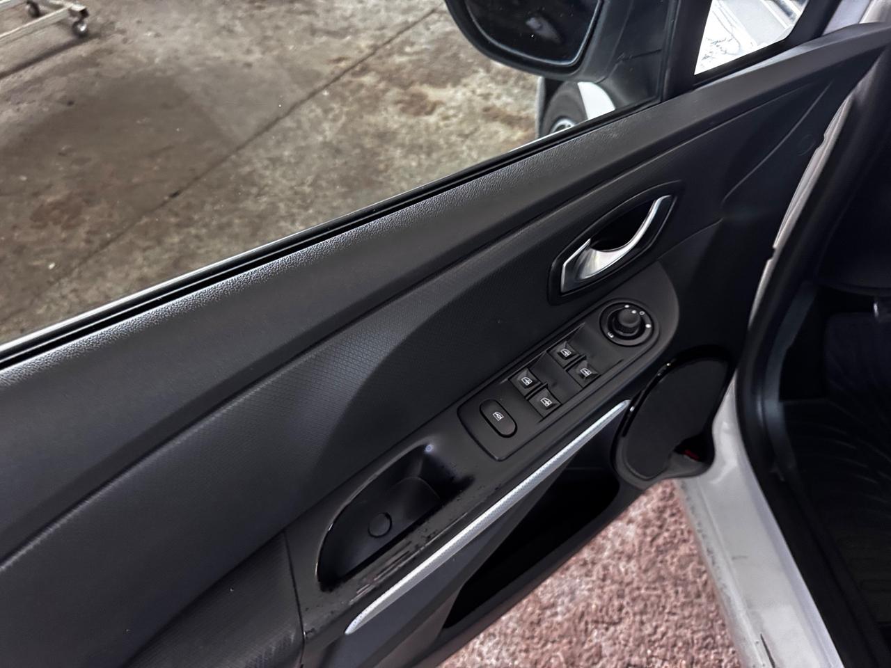Renault Clio TCe 12V 90 CV neopatentati
