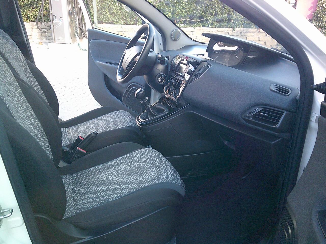 Lancia Ypsilon 1.2 69 CV 5 porte S&S*PREZZO VERO*