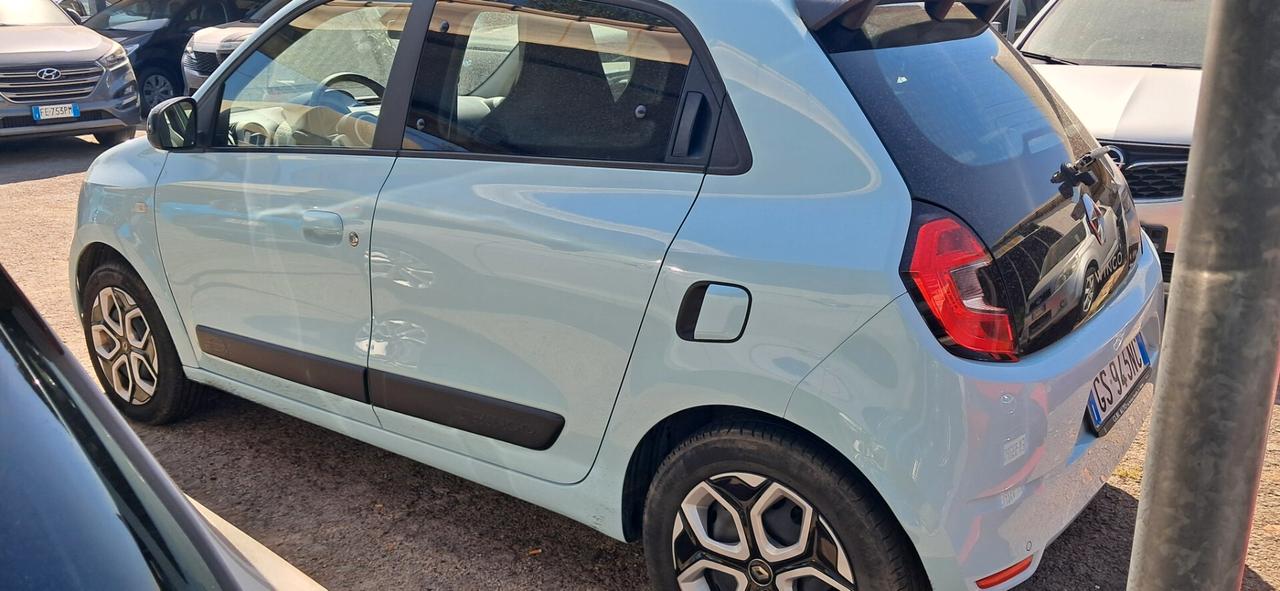 Renault Twingo SCe 65 CV Urban Night del 2024