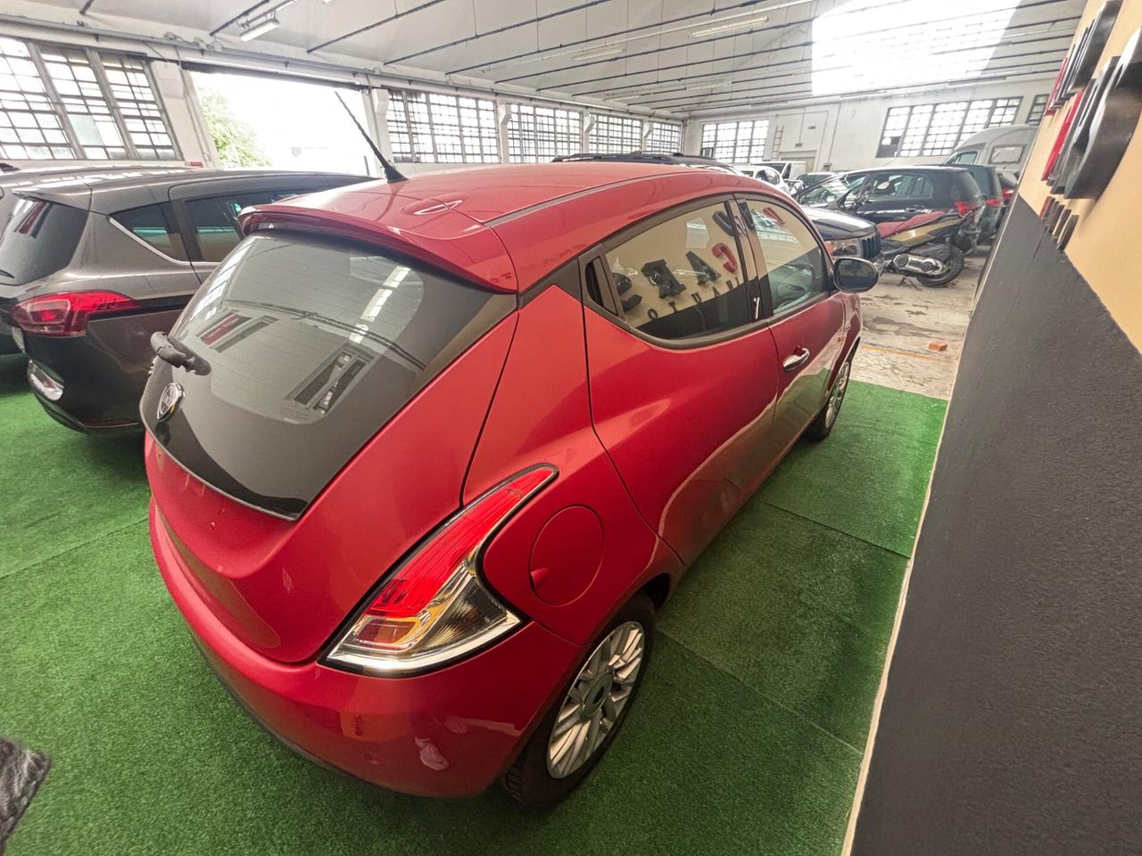 Lancia Ypsilon 1.2 69 CV 5 porte Gold